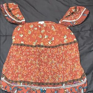 Beautiful off the shoulder/puffed shoulder blouse!